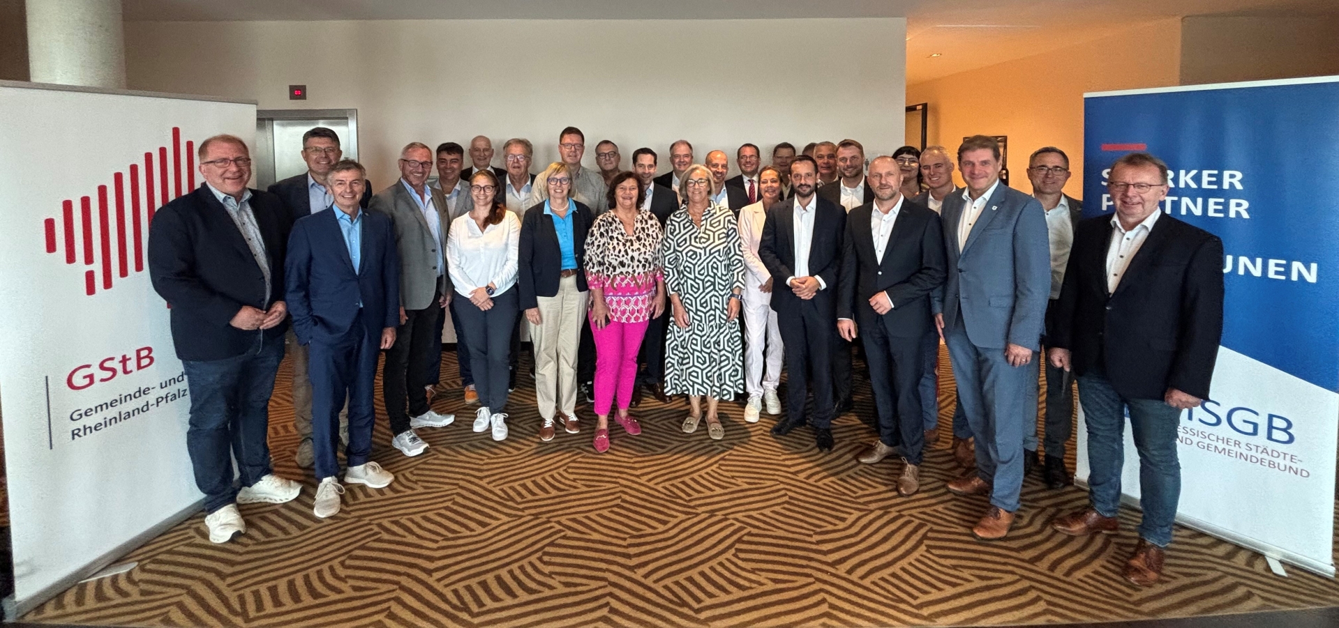 Die Verbandsspitzen des Hessischen Städte- und Gemeindebundes und des Gemeinde- und Städtebundes Rheinland-Pfalz trafen sich zu einer gemeinsamen Sitzung in Mainz