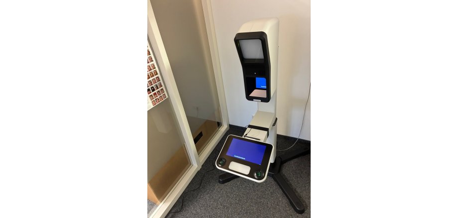 Foto von der PointID mit Bedienfeld; im Bürgerbüro